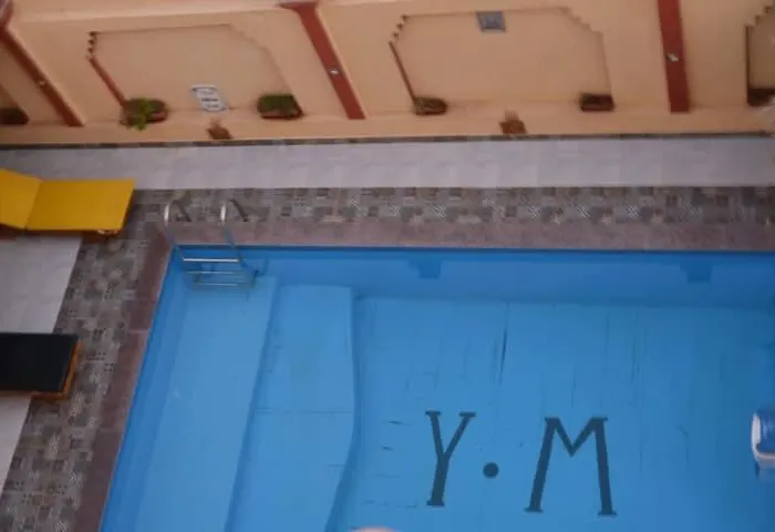 Y-m بيت ضيافة